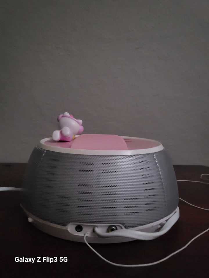 Hello Kitty Vintage 2006 Radio, I pod Charger, Alarm Clock Radio In Good Shape - Image 3 of 4