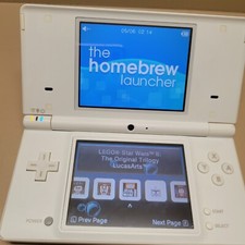 Nintendo DSi - White - Charger  Games included