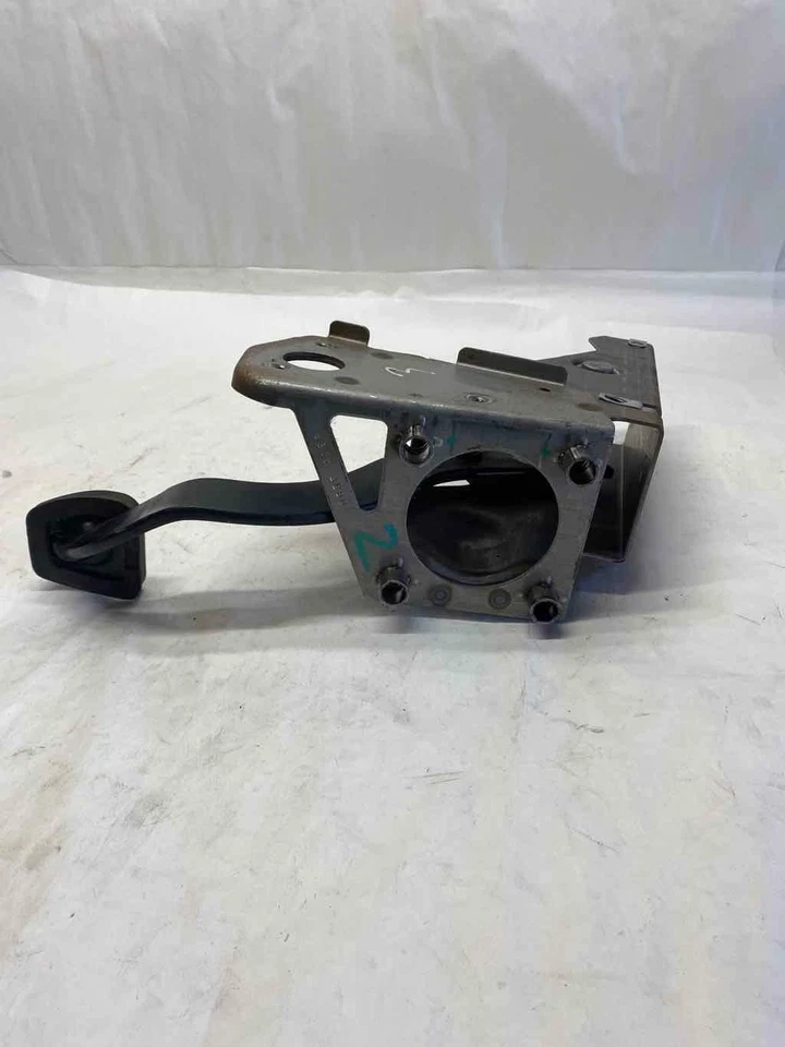 Conjunto de pedal de freno de parada de pie de estacionamiento de emergencia Saturn VUE 2006 2,2 L manual G Foto 4 de 4