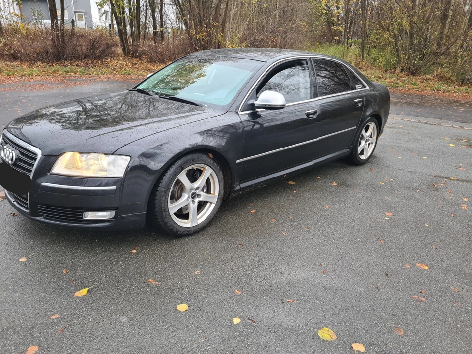 Audi A8 4,2 - Bild 2 von 4