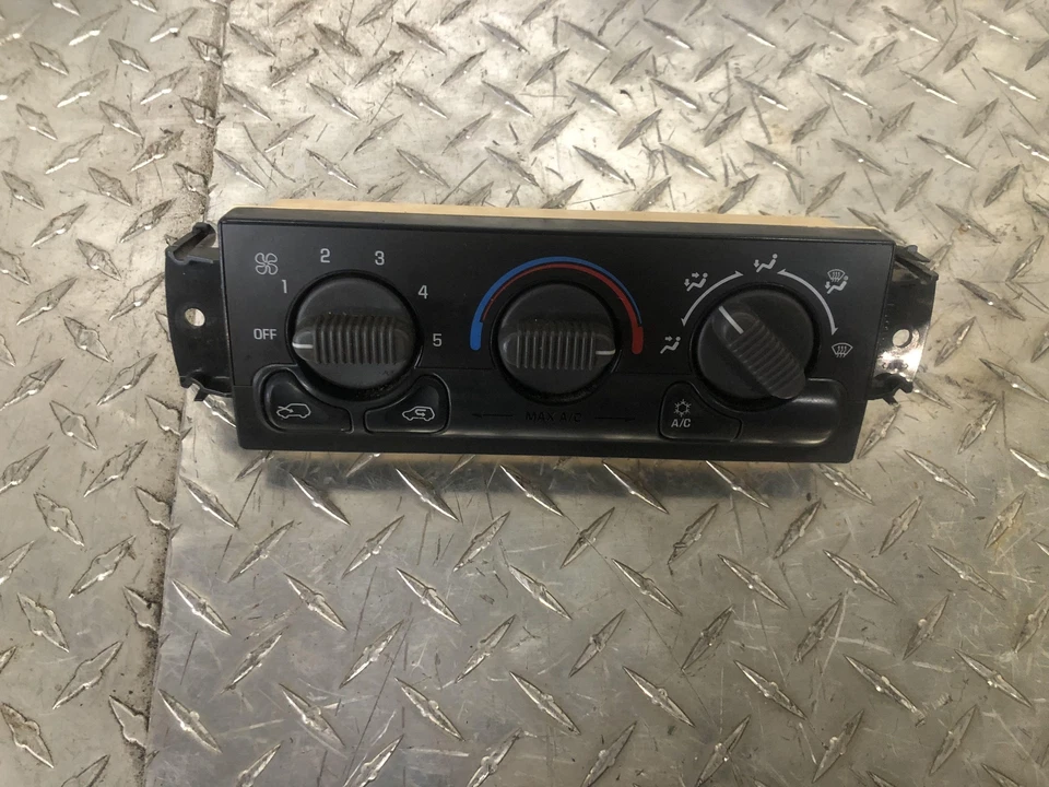 1999-2002 Chevrolet Silverado Sierra Climate Control Assembly Oem Tested - Imagem 2 de 4