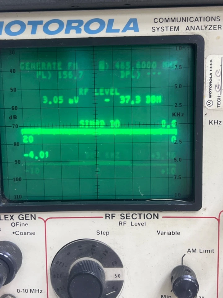 Motorola R-2001B Communications System Analyzer W/ Accessories - Image 3 of 4