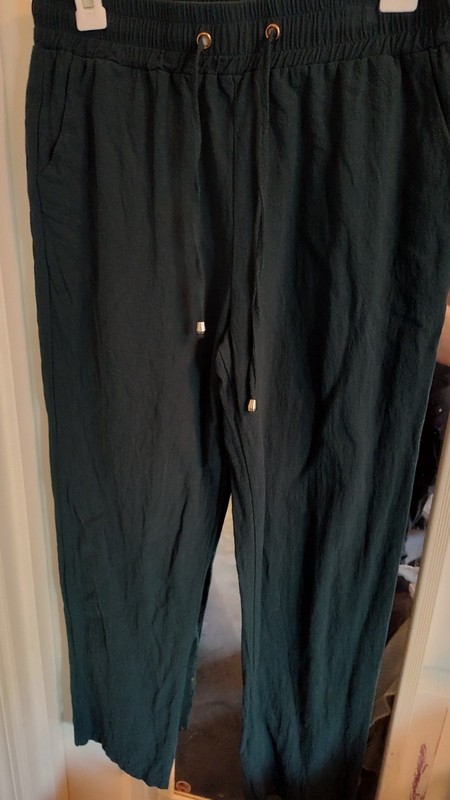 Women's. Unbranded. Green Lounge Pants. Elastic Waist.
