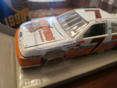 RARE 1:24 Alan Kulwicki #7 HOOTERS CHAMPION / NAPA 1992 VINTAGE