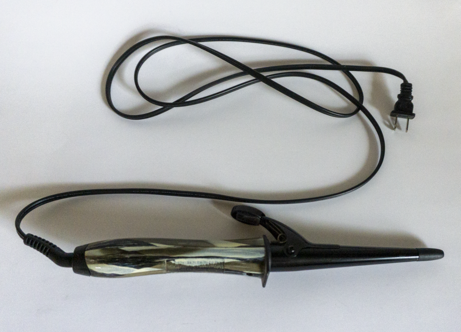 Revlon Hair Curler with Camouflage Screen for Discreet Styling-image