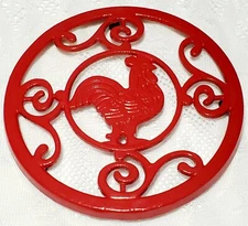 Cast Iron Red Rooster Chicken Trivet Folk Art Country Farmhouse Rubber Feet EUC