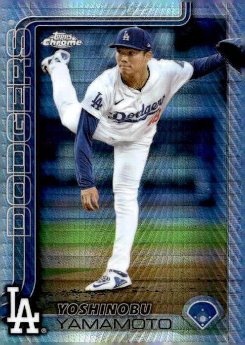 2025 Topps Chrome #179 Yoshinobu Yamamoto Prism Refractor Card