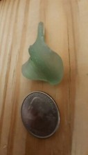  1 PICE GENUINE BEACH SEA GLASS NATURAL SURF TUMBLED RARE LIGHT OLIVE GREEN