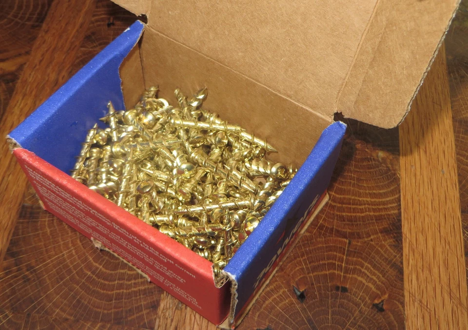 Wall-Dog Hi-Carbon Steel screw 1.25" x 3/16" with Brass finish; Box of 100 -New - Image 2 of 4