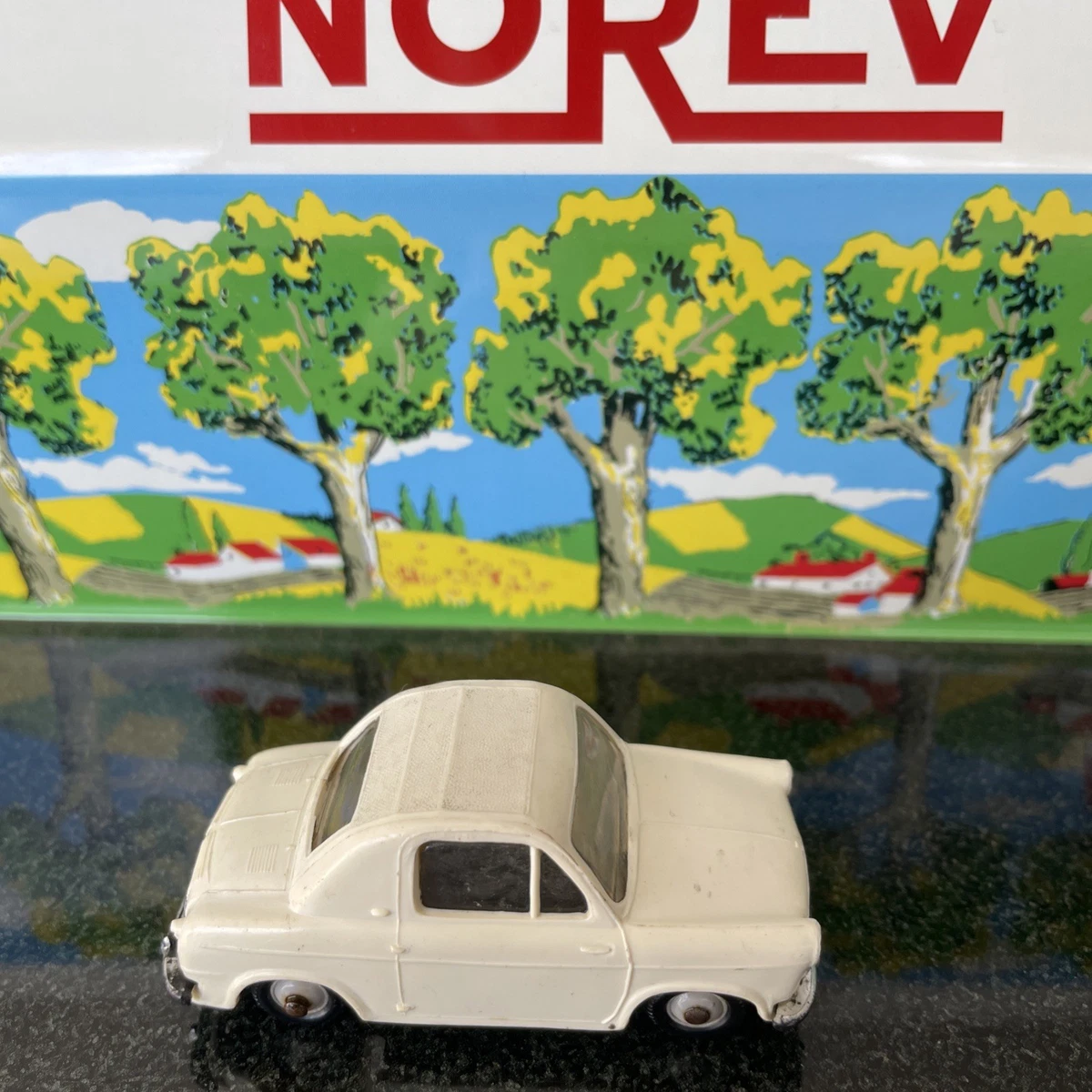 NOREV RENAULT 4 cv jaune 1/43 EUR 15,00 - FR