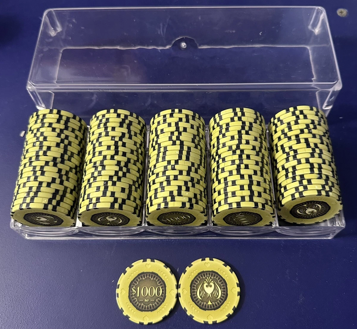 Portachiavi con fiches chips EPT European Poker Tour in ceramica valore 5000 Toy Portachiavi con fiches chips EPT European Poker Tour in ceramica valore 5000 Toy
