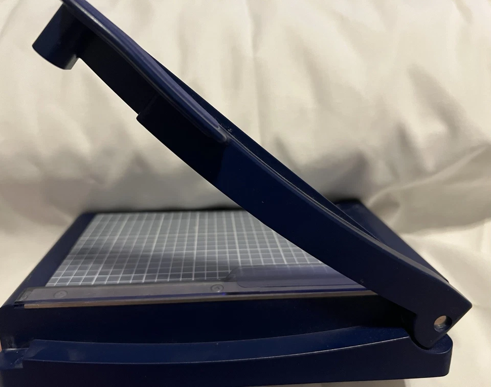 Creative Memories Personal Trimmer Paper/photo Cutter With drawer W/blades - Image 2 of 4