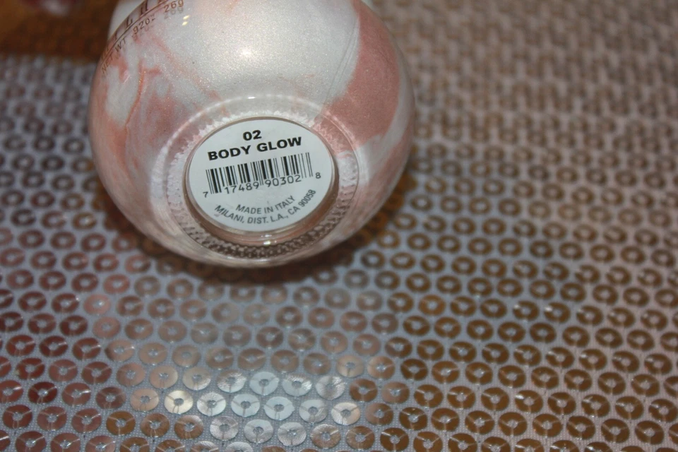 Milani Shimmering BODY GLOW Highlighter Dewy Light Gold No 02 .92oz Italy NEW!!! - Image 3 of 3