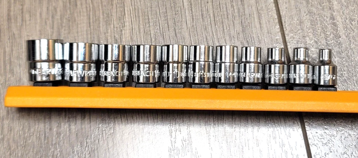 Stubby socket set outlet