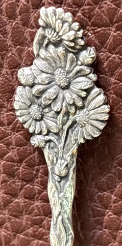 Daisy Pattern Gold Wash Bowl Demitasse Sterling Silver Spoon by Wallace 5g