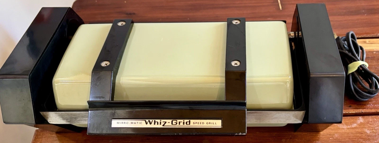 Mirro Matic Whiz Grid Speed Grill Sandwich Press Fast Heat Green See Desc 1975
Opens in a new window