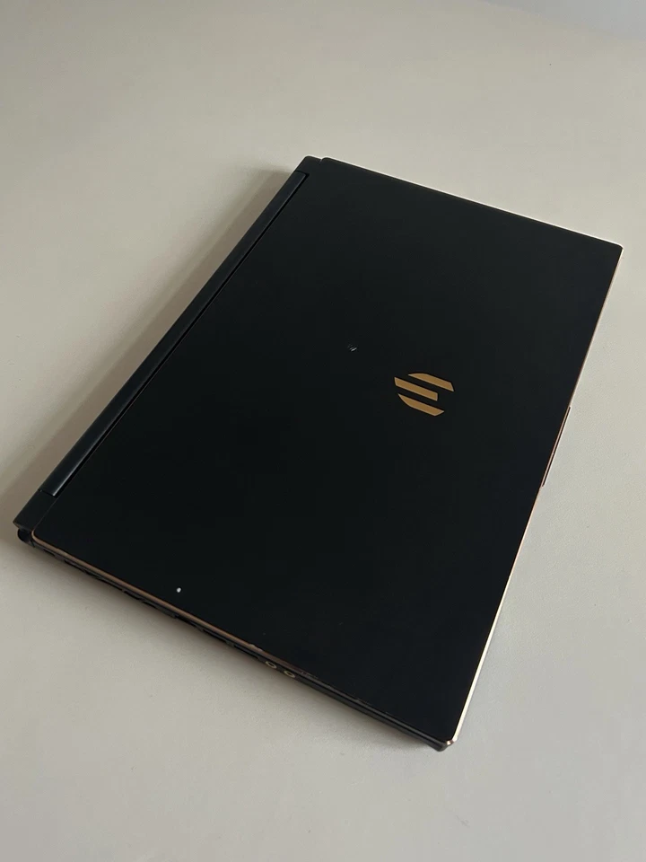 MSI WS65 9TK Workstation Laptop i7, 32GB, 1TB SSD, RTX3000, W10 Notebook - Bild 2 von 4