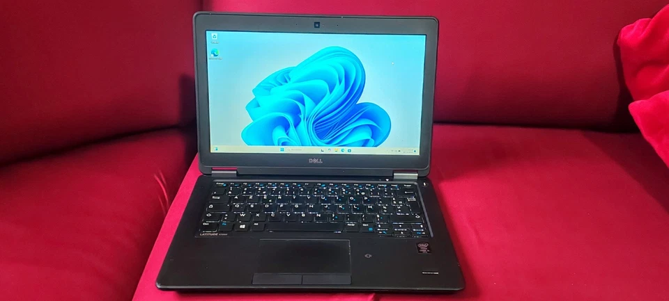 Dell Latitude E7250 · i5-5300U · 16GB · 256GB, photo 1 sur 5