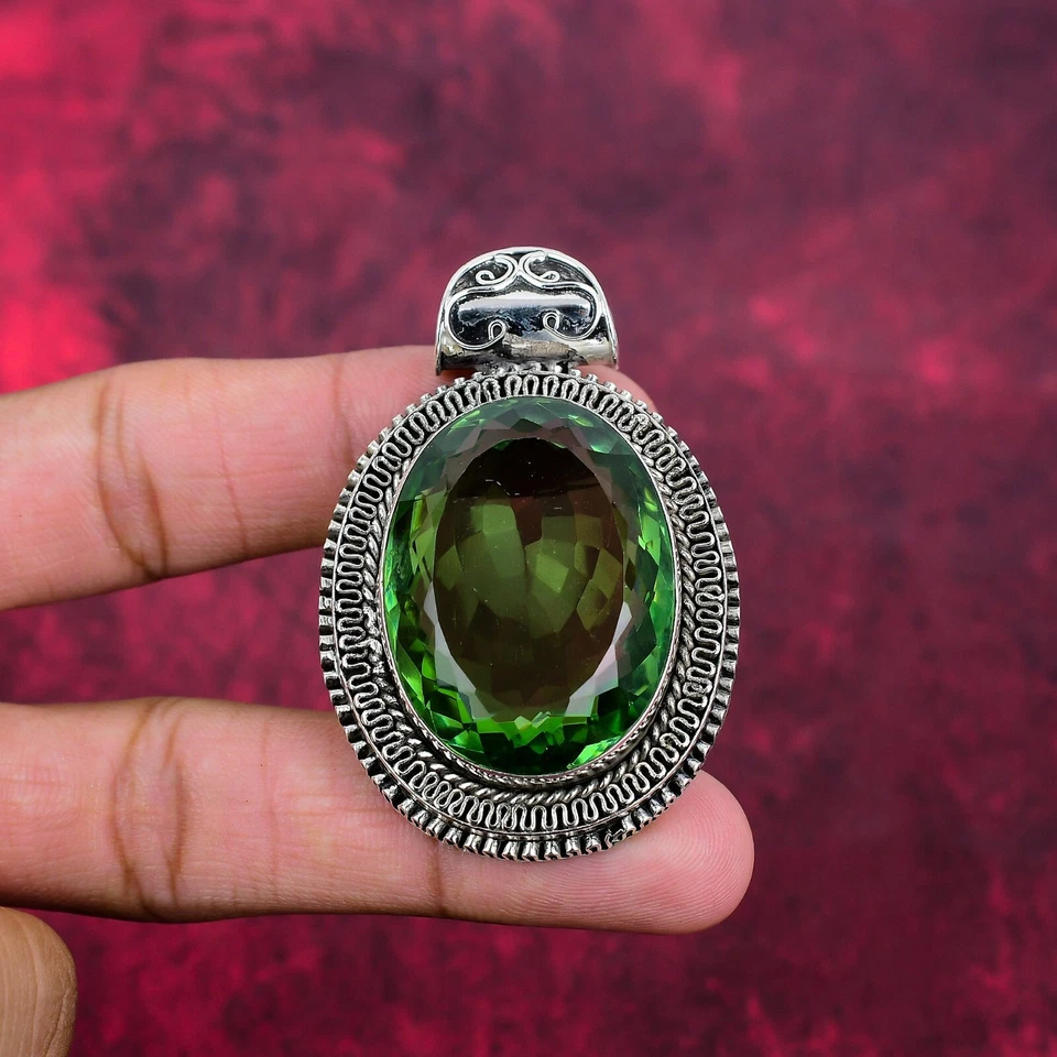 Joyería colgante de plata de ley 925 hecha a mano con piedras preciosas de tsavorita Foto 3 de 4