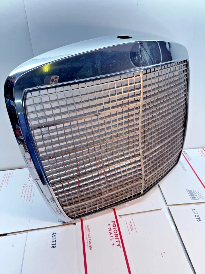 Rejilla radiador OEM 1965-1973 MERCEDES-BENZ W108 W109 280SE SEL 300SEL P5 Foto 2 de 4