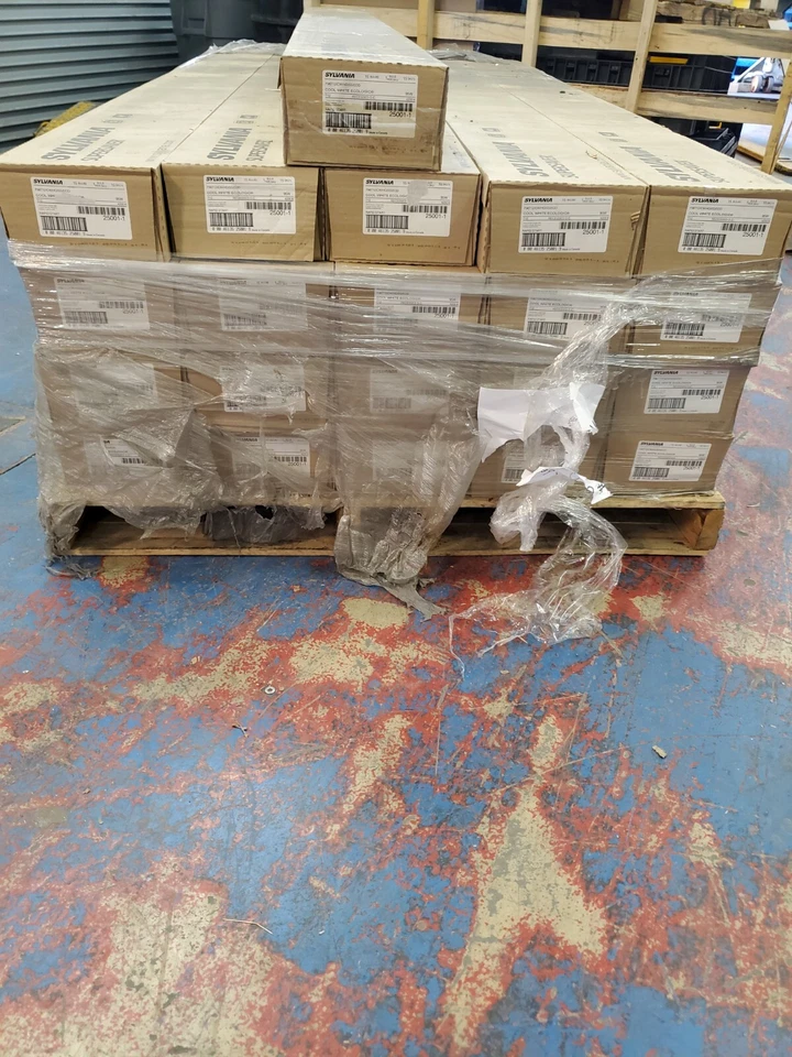 Pack of 15 NEW!! Sylvania F96T12/CW/HO/SS/ECO Fluorescent Light Bulbs Local ONLY - Image 2 of 4