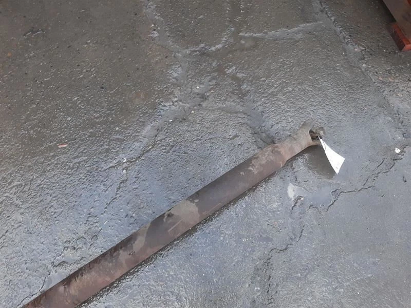 Rear Drive Shaft 4WD 5.3L 07-08 CHEVROLET AVALANCHE 1500 15814474 - Image 3 of 4