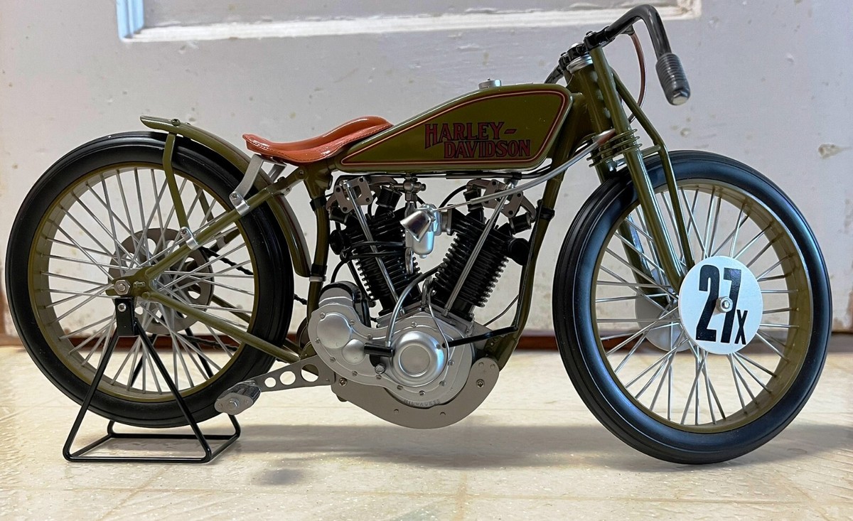 1927 ハーレーダビッドソン 8バルブレーサー ダイキャスト 1/6 スケール 1927 ハーレーダビッドソン 8バルブレーサー ダイキャスト 1/6