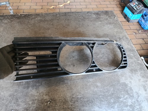 Original BMW 3er E30 Scheinwerferblende Grill Ziergitter links 1876091 Oldtimer