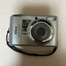 Nikon Coolpix L20 Compact Digital Camera