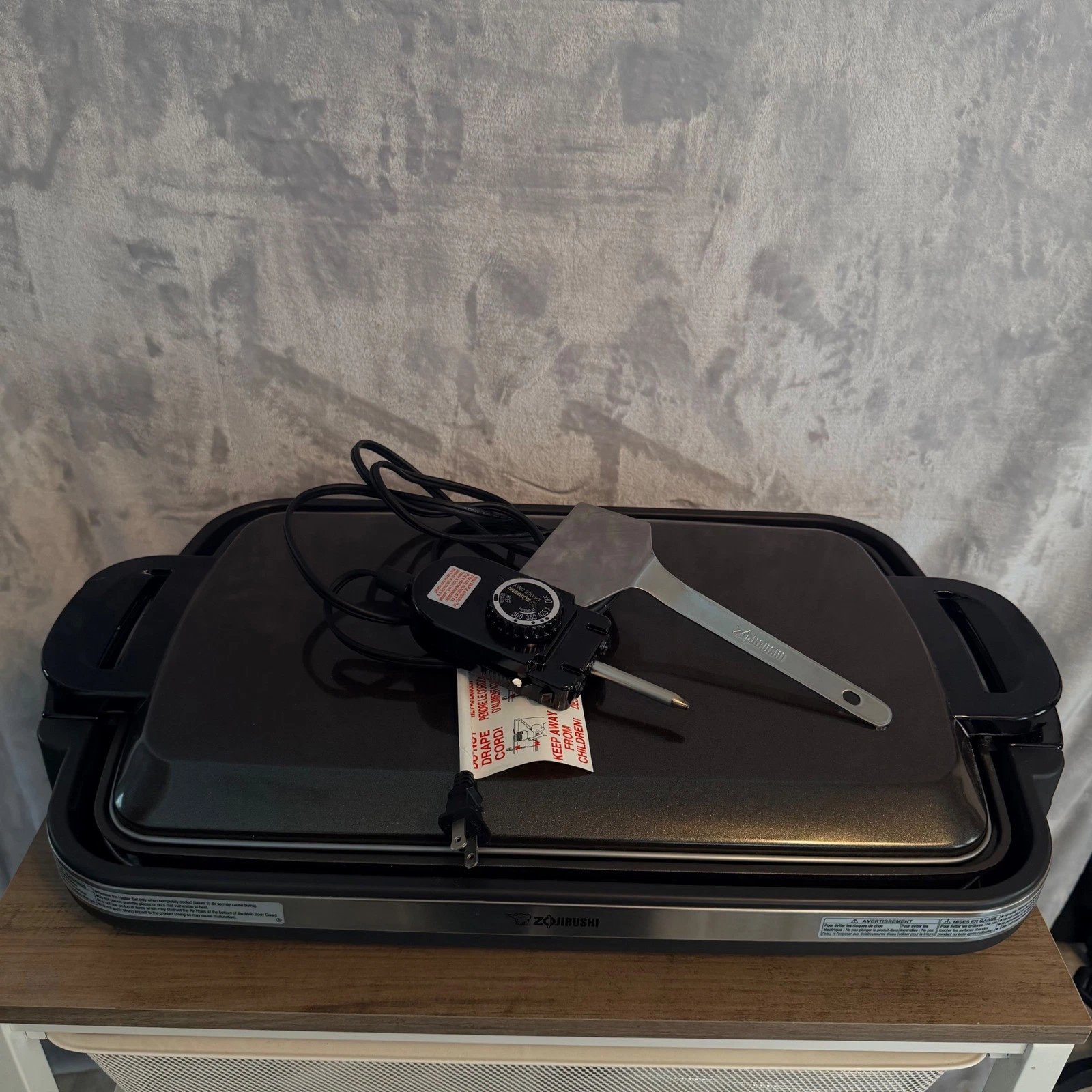 Zojirushi EA-DCC10 Gourmet Sizzler Electric Griddle Black 1350W with Spatula
Opens in a new window o