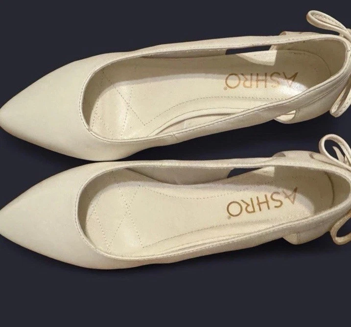 Zapatos de salón Ashro Cathina en blanco tacón de borla recortado tacón de gatito talla 8 Foto 4 de 4