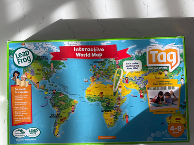 Leap Frog リープフロッグTag reader 絵本　世界地図セット Leap Frog Interactive Jumbo World Map 2 Sided Tag Read System Pen
