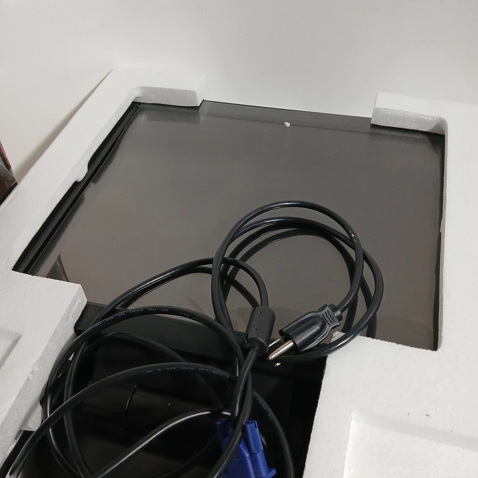 Optiquest Q7 VS10807 17" Monitor Display In Box - Image 2 of 4