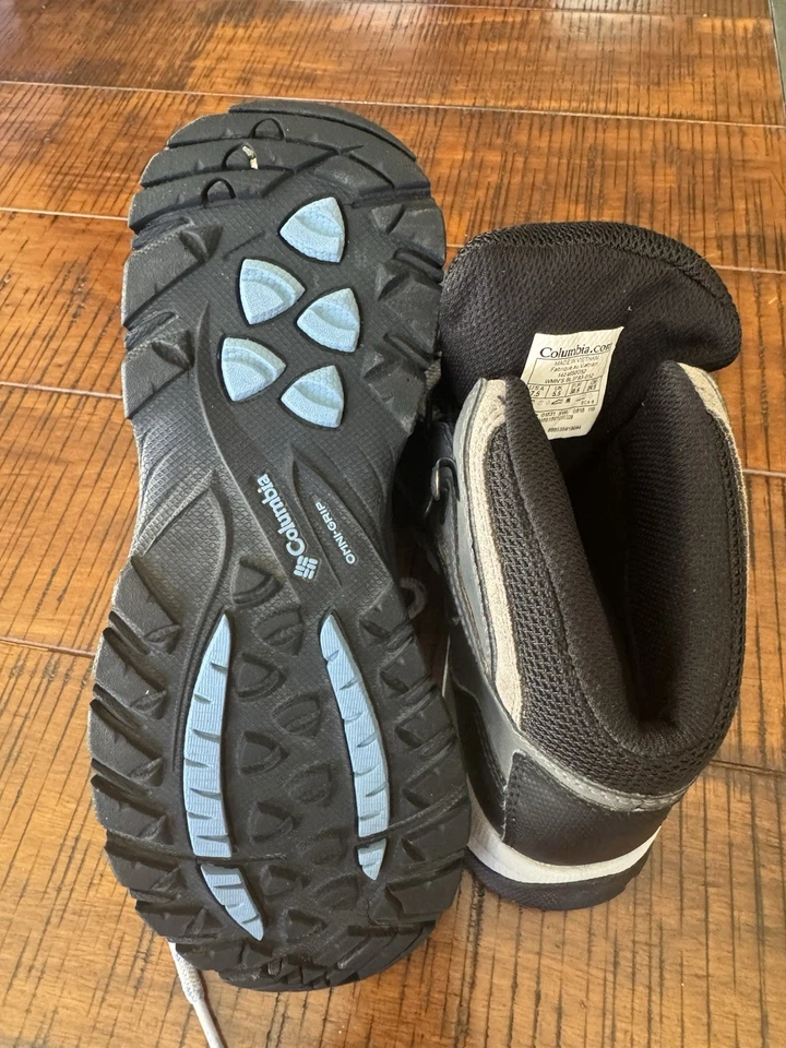 Women’s Columbia Hiking Boots-size 7.5-worn Once! - Image 4 of 4