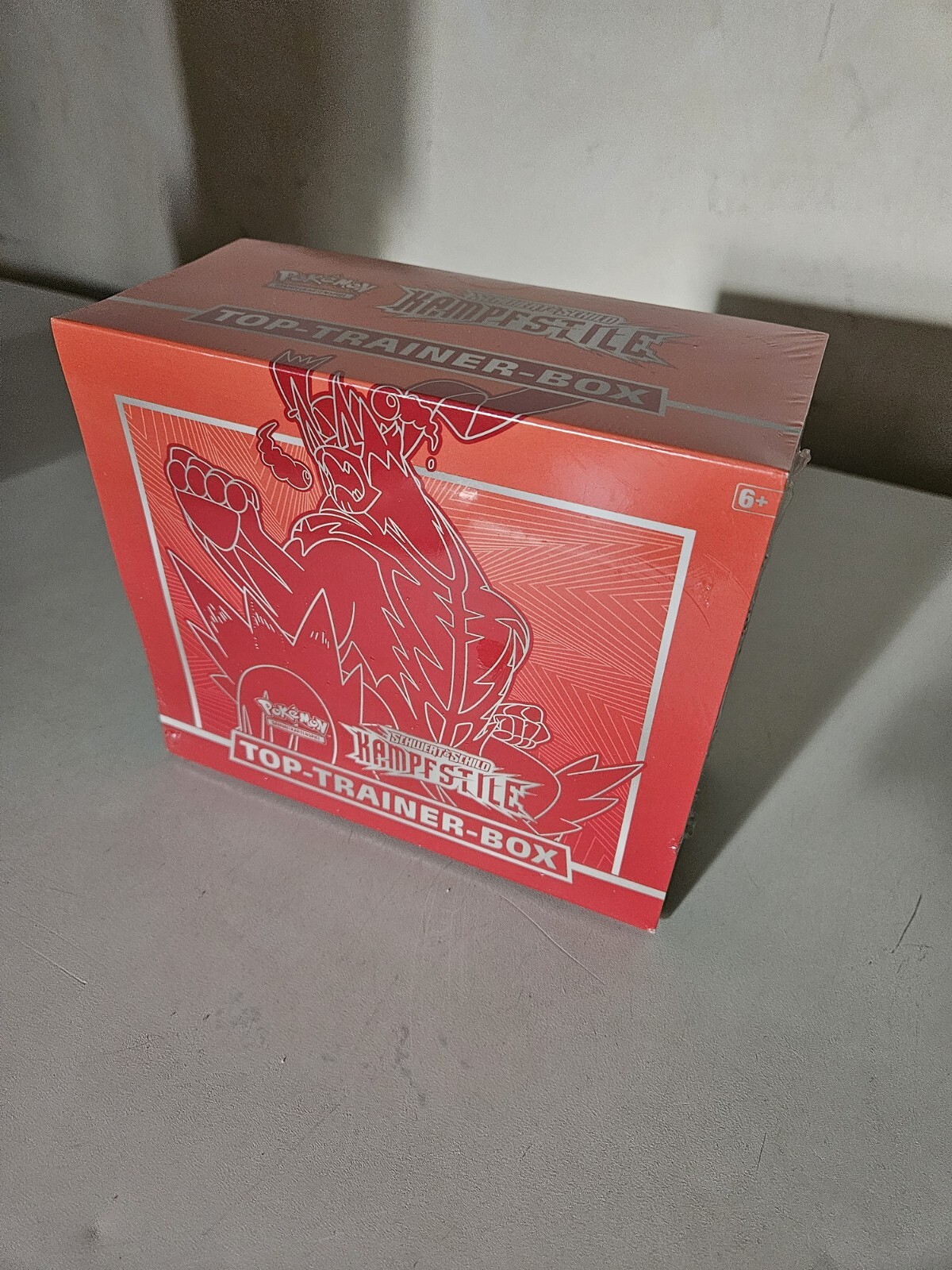 Thumbnail - Pokemon Schwert Und Schild Kampfstile Top Trainer Box (de)