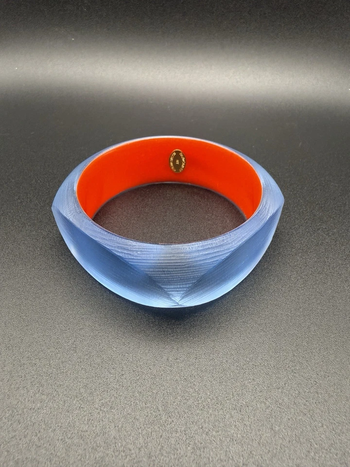 罕见复古 Alexis Bittar 手工雕刻蓝色 Lucite 红色漆面手镯手链 — 第 3/4 张图片