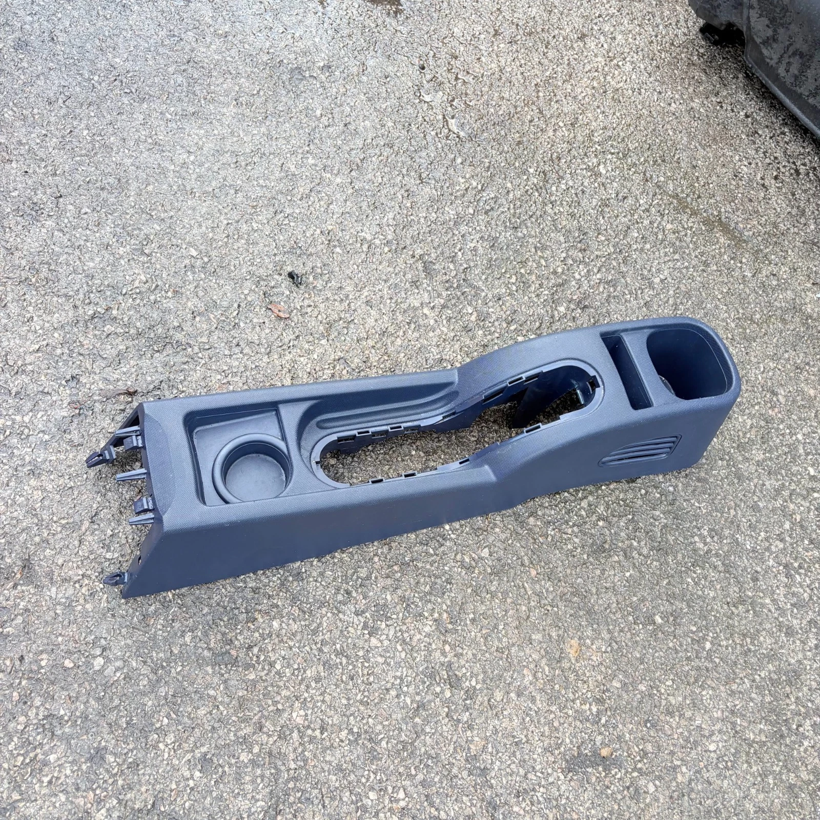 Actual Peugeot 1007 lower centre console angled view