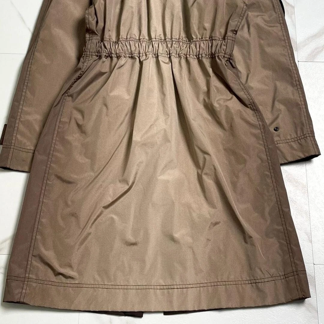 CHANEL CC Coco Button Trench Cappotto Impermeabile con Cappuccio Bicolore