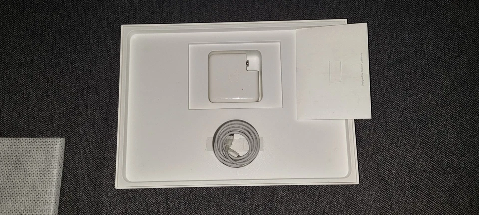 Apple MacBook Pro 13" 2017 · i7 · 16GB · 500GB, photo 4 sur 5