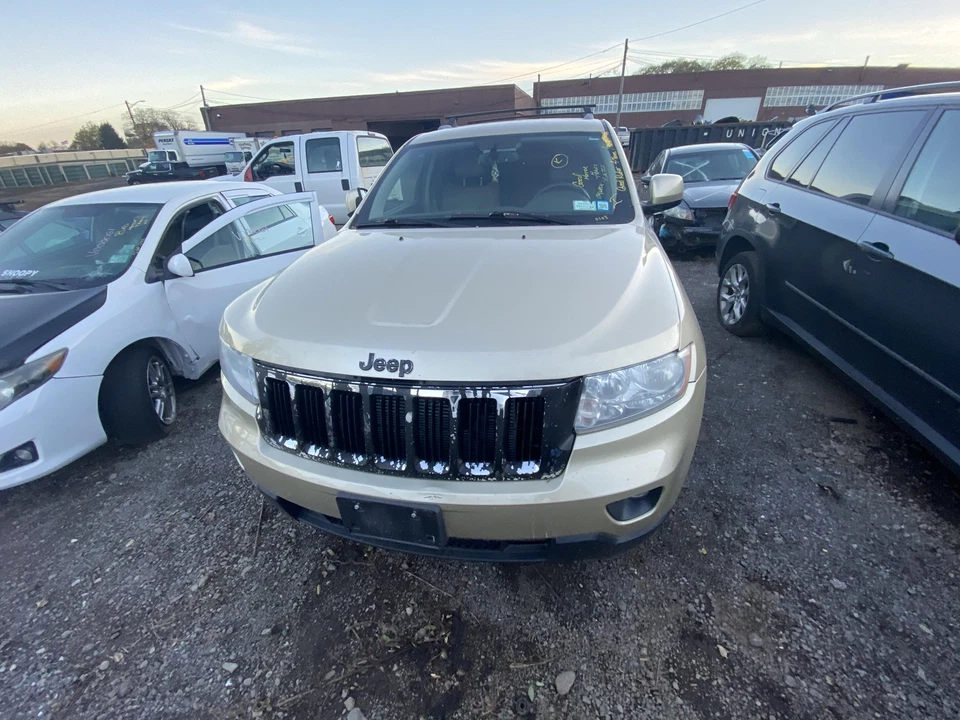 Used Left Quarter Glass fits: 2011 Jeep Grand cherokee privacy tint Left Grade A - Image 3 of 4