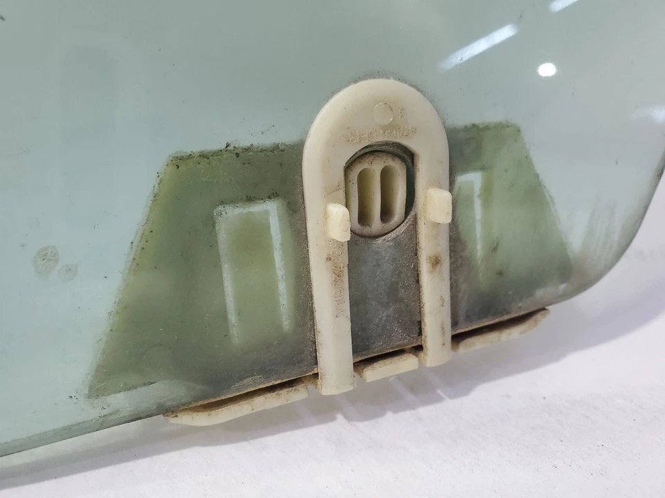 2010 年道奇 Ram 2500 SLT Crew 原始设备制造商右前门玻璃  — 第 4/4 张图片