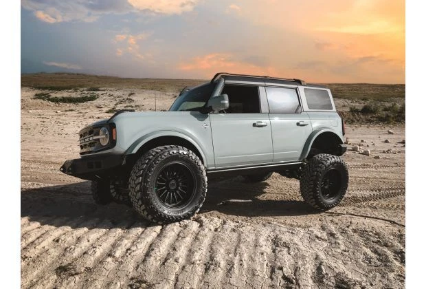 Elevador de suspensión Tuff Country 23500 para 21-25 Ford Bronco 3,5" con control superior Foto 2 de 4