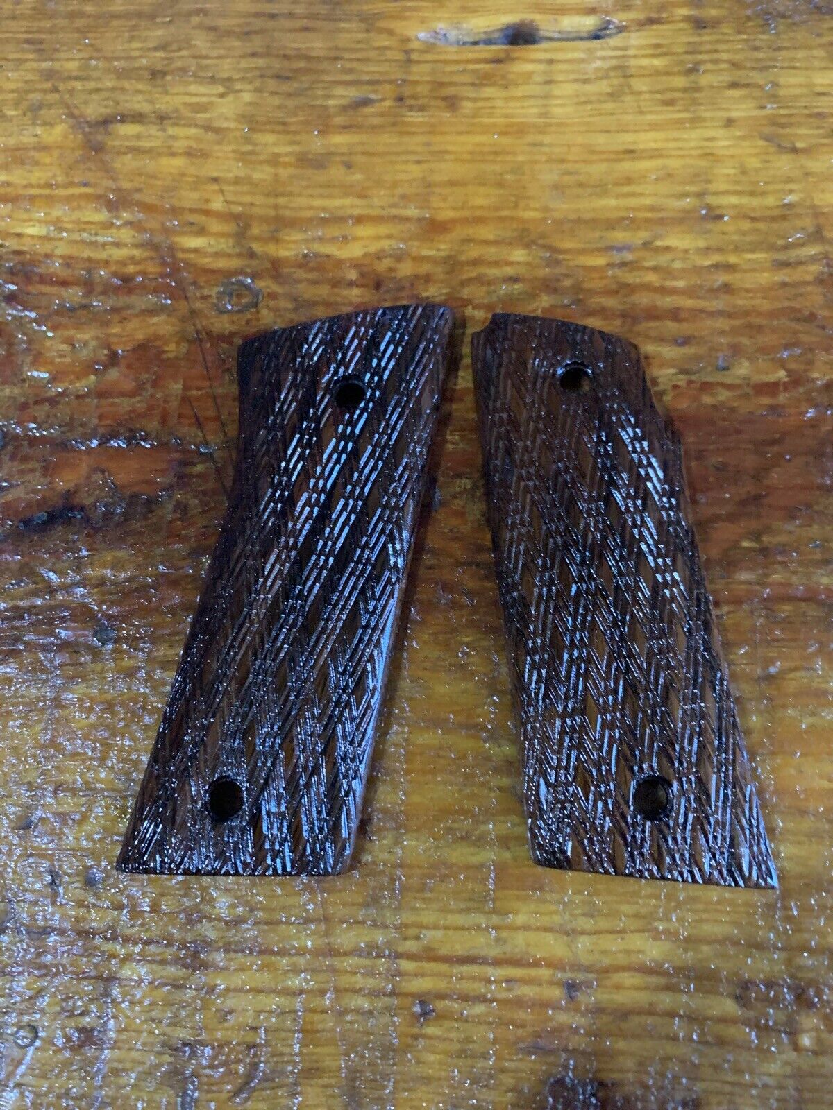 Vintage Mustang Grip Co Checkered Wood Grips For Colt 1911 Government Model. 253