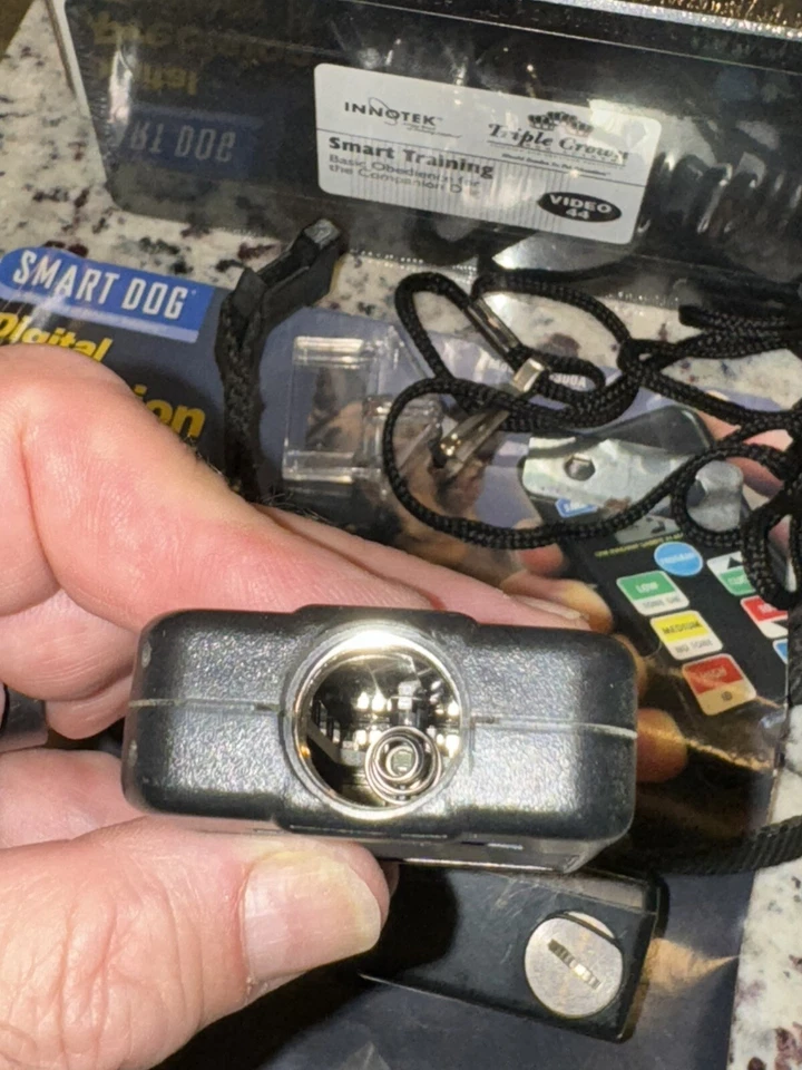 Innotek 智能狗训练器 SD300A 发射器和遥控项圈接收器  — 第 4/4 张图片