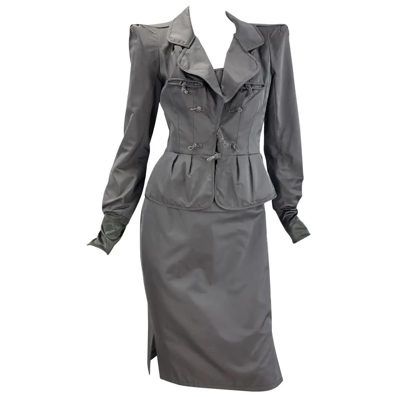 Tuta gonna Tom Ford per Yves Saint Laurent F W 2004 in grigio colomba fr. 38 US 6