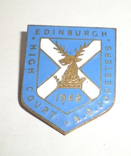 VINTAGE ANCIENT ORDER OF FORESTERS EDINBURGH HIGH COURT ENAMEL BADGE 1948