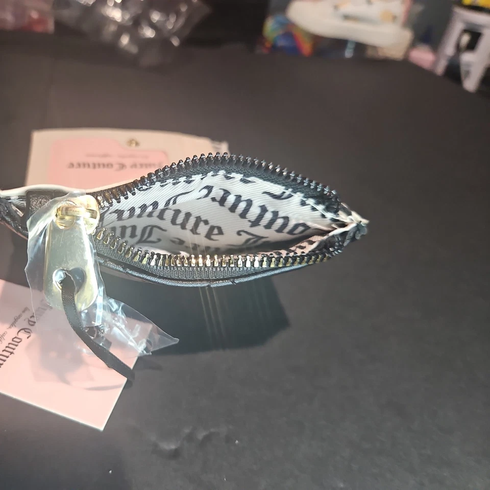 NUEVO CON ETIQUETAS Cartera Juicy Couture Impecable Doble Plegable con Extraíble Negro Liqourice Oro Corazón Foto 3 de 4