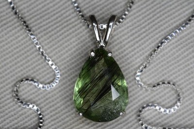 Zertifizierter Peridot mit Ludwigit Kristallen 3,85ct Halskette Anhänger Natur PP146