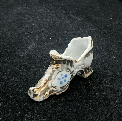 Kleiner dekorativer Porzellan Miniatur Schuh Sammlerstück Vintage rosa Feder UK   