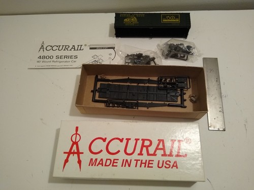 Accurail 40 ft Wood Reefer Box car Kit North Vernon Railroad Days 2004 OB NOS